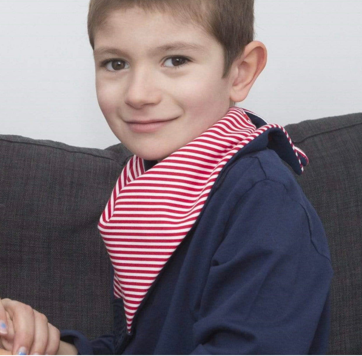 Stripes Neck Chewie Bib : Size Medium age 4+