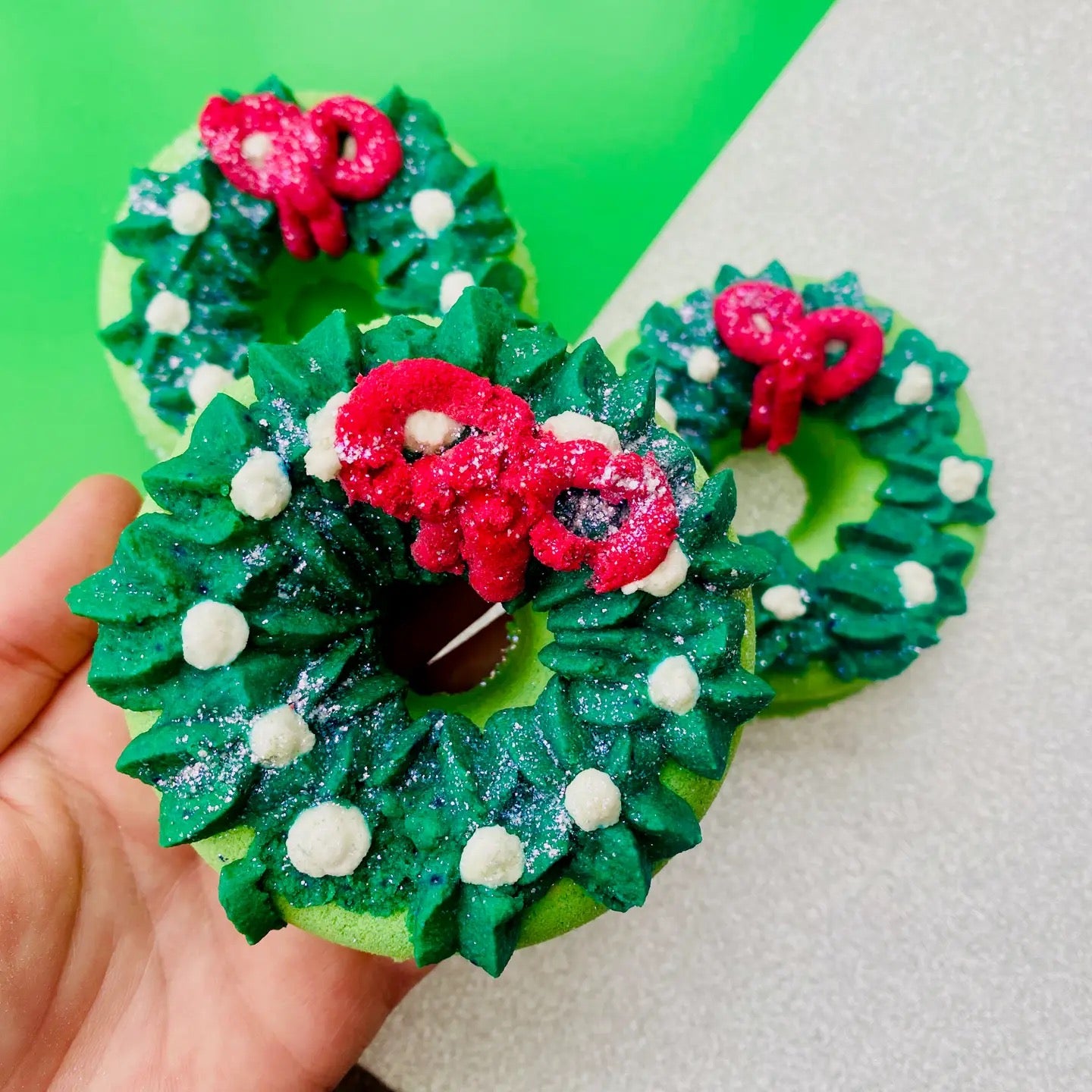 Handmade Christmas Wreath Topped Bath Bomb
