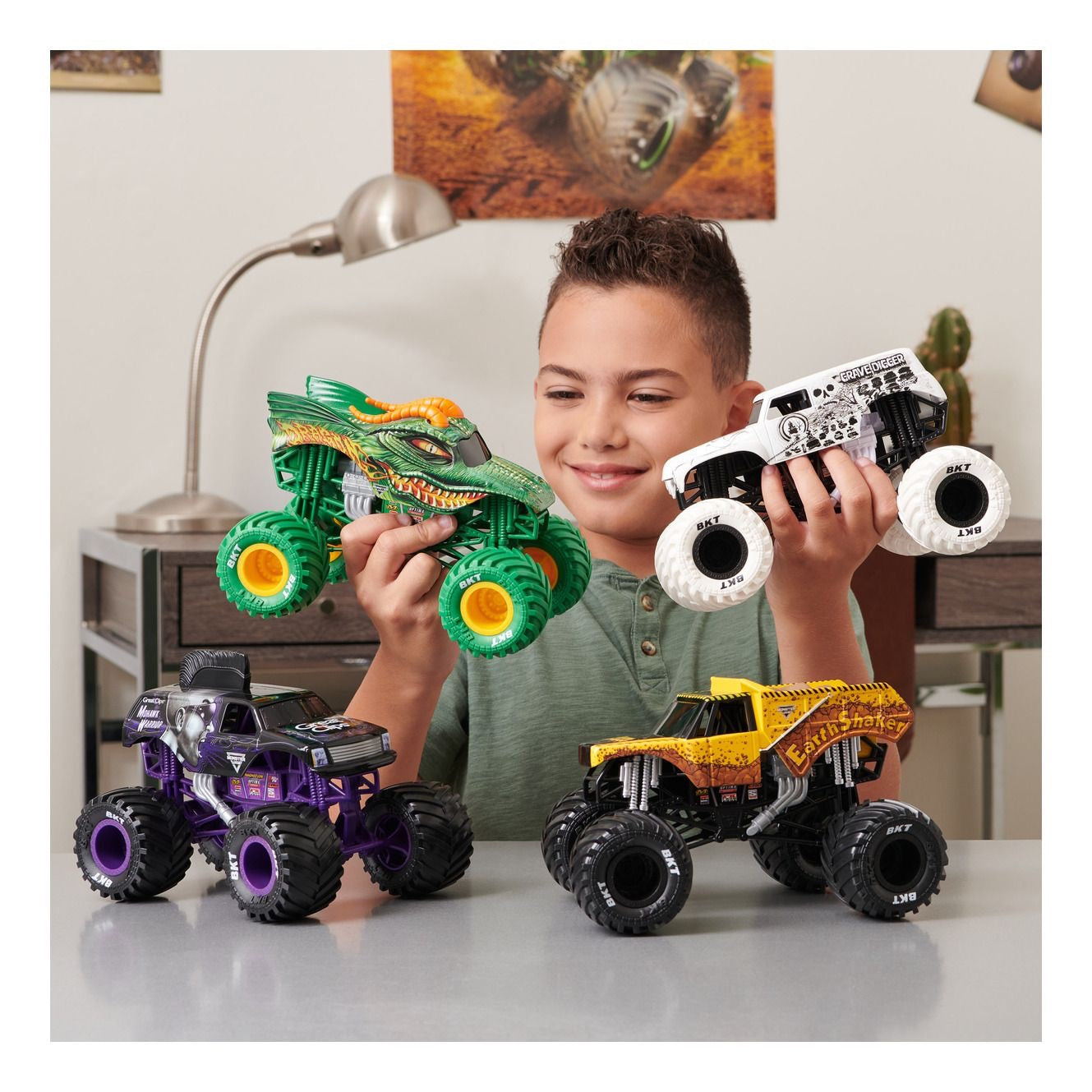 Giant Monster Jam Trucks 1:24