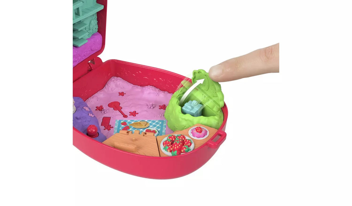 Polly Pocket Core Compact: Strawberry Bunny Basket